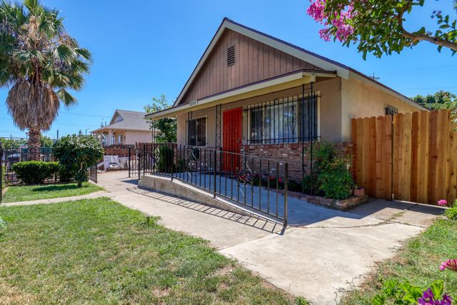 2255 Empress St, Sacramento, CA 95815