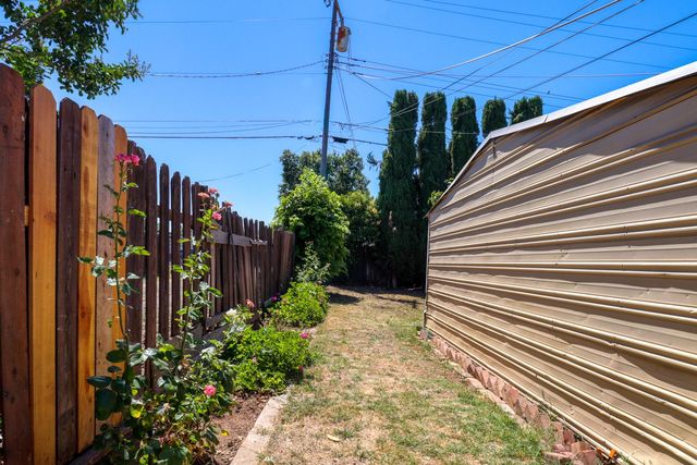 2255 Empress St, Sacramento, CA 95815