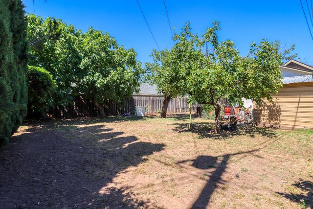 2255 Empress St, Sacramento, CA 95815
