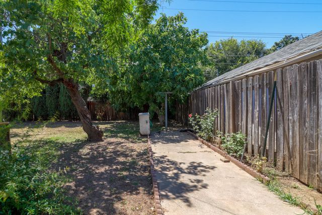 2255 Empress St, Sacramento, CA 95815