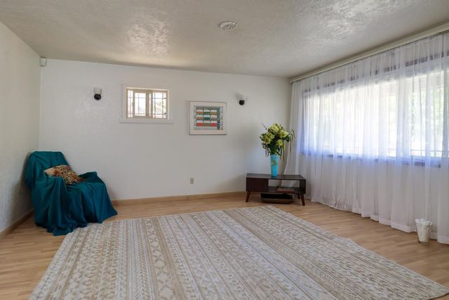 2255 Empress St, Sacramento, CA 95815