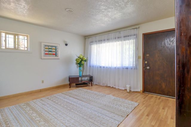 2255 Empress St, Sacramento, CA 95815