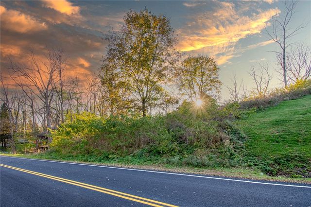 9 Rabbit Run, East Bloomfield, NY 14469