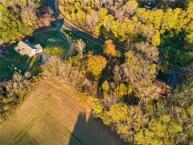 9 Rabbit Run, East Bloomfield, NY 14469