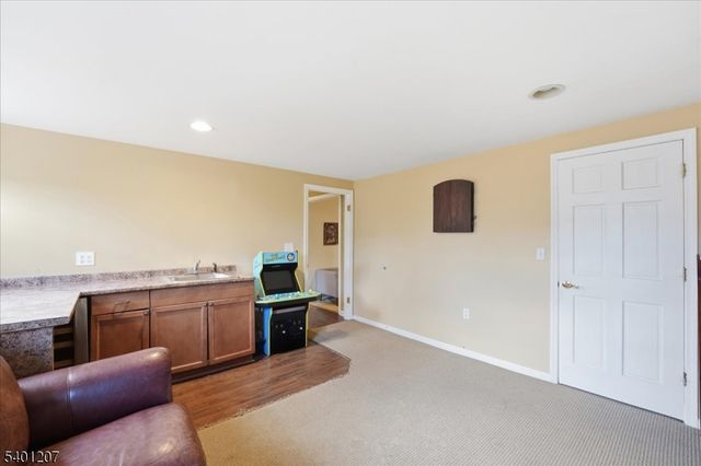 79 Truman Blvd, Oakland Boro, NJ 07436