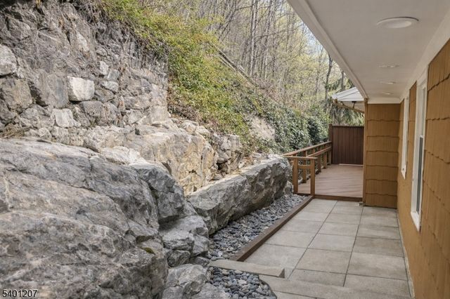 79 Truman Blvd, Oakland Boro, NJ 07436