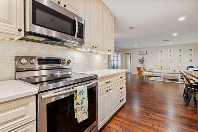 905 Alcala Dr, St Augustine, FL 32086