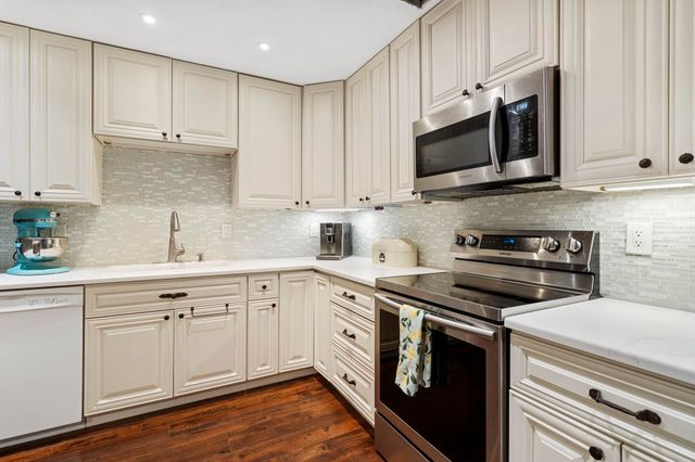 905 Alcala Dr, St Augustine, FL 32086