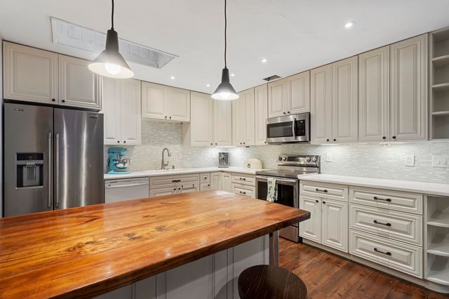 905 Alcala Dr, St Augustine, FL 32086