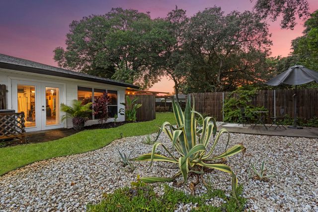 905 Alcala Dr, St Augustine, FL 32086