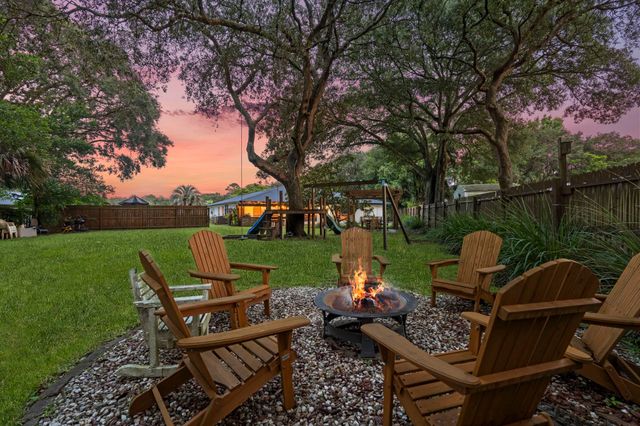 905 Alcala Dr, St Augustine, FL 32086