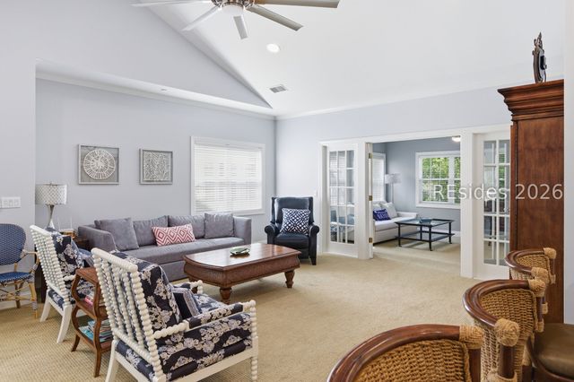 1 Gloucester Rd Apt J2, Hilton Head Island, SC 29928