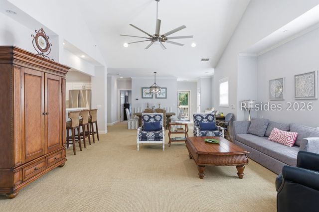 1 Gloucester Rd Apt J2, Hilton Head Island, SC 29928