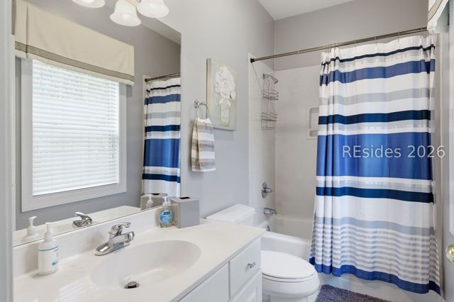 1 Gloucester Rd Apt J2, Hilton Head Island, SC 29928