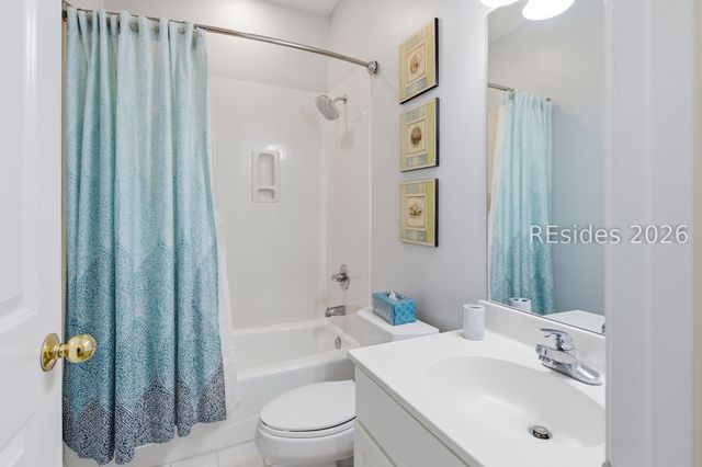 1 Gloucester Rd Apt J2, Hilton Head Island, SC 29928
