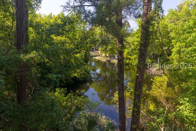 1 Gloucester Rd Apt J2, Hilton Head Island, SC 29928
