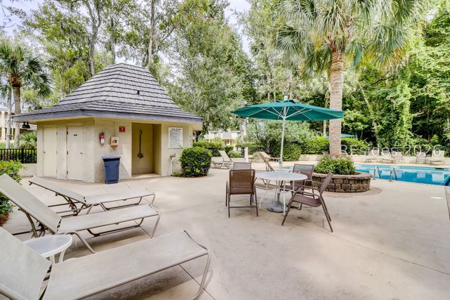 1 Gloucester Rd Apt J2, Hilton Head Island, SC 29928