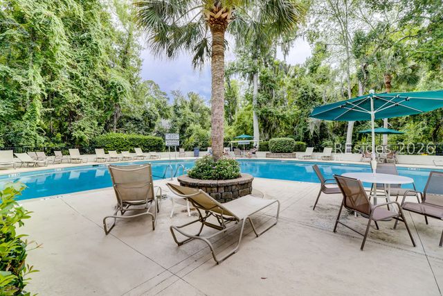1 Gloucester Rd Apt J2, Hilton Head Island, SC 29928