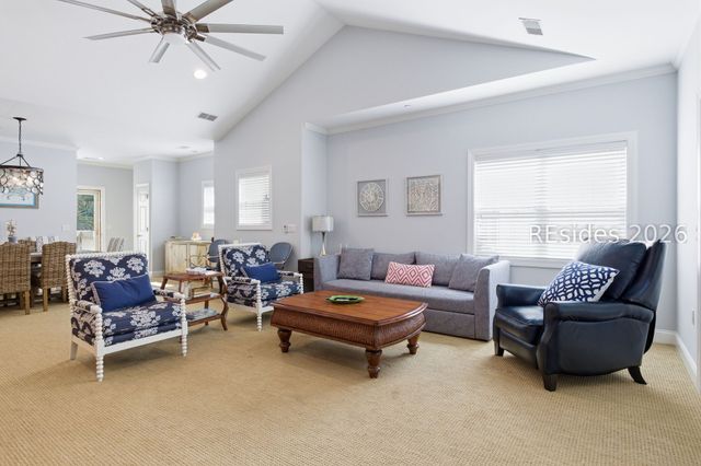 1 Gloucester Rd Apt J2, Hilton Head Island, SC 29928