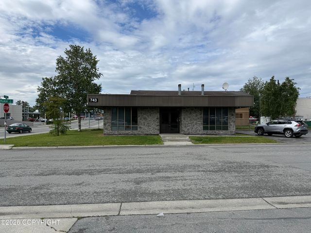 743 E 9th Avenue, Anchorage, AK 99501