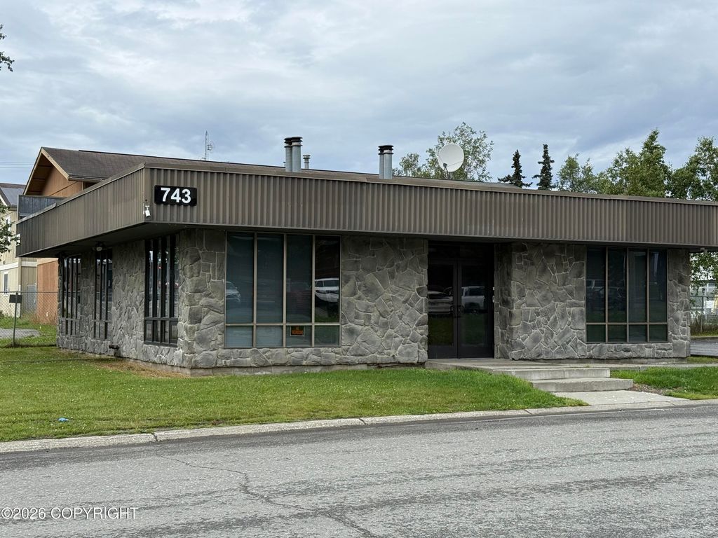 743 E 9th Avenue, Anchorage, AK 99501