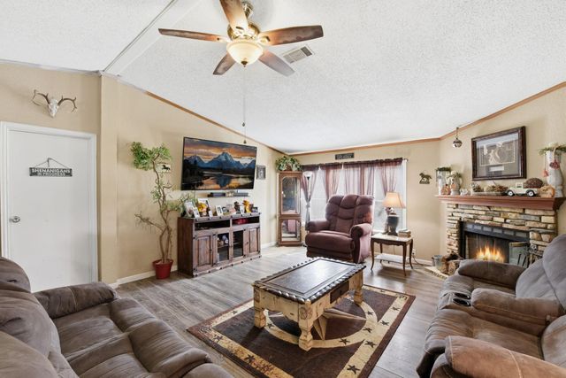 137 County Road 411, Dayton, TX 77535