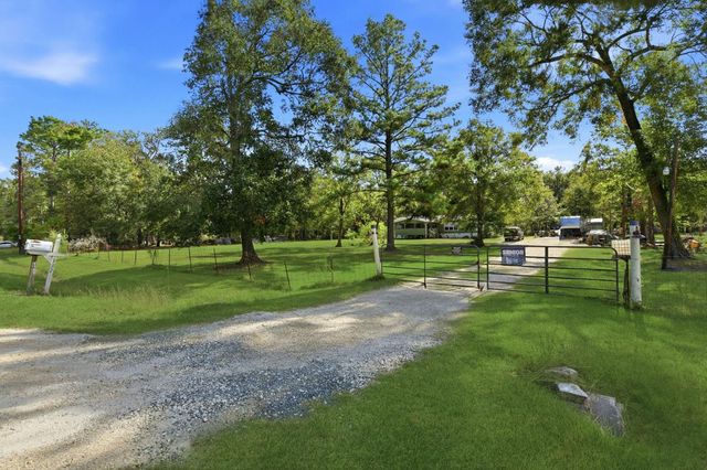 137 County Road 411, Dayton, TX 77535