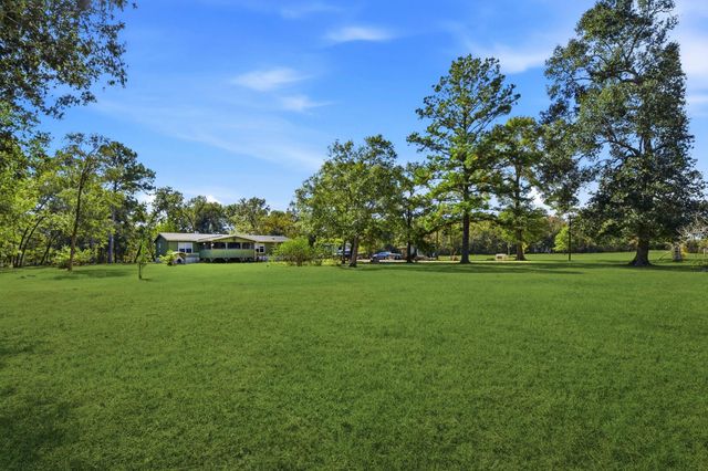 137 County Road 411, Dayton, TX 77535