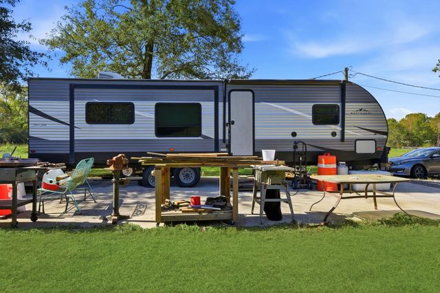 137 County Road 411, Dayton, TX 77535