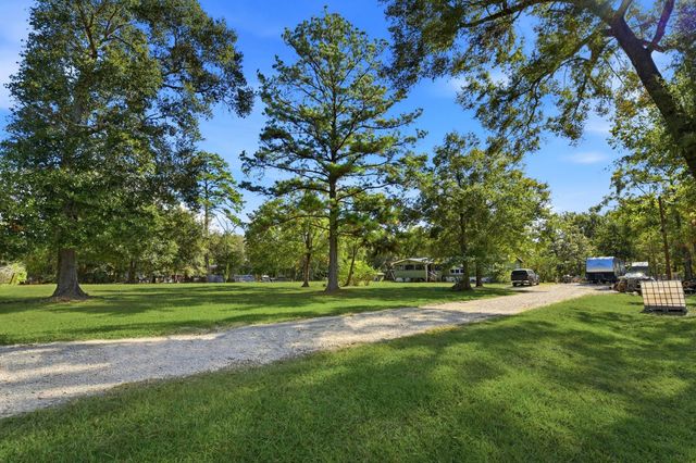 137 County Road 411, Dayton, TX 77535