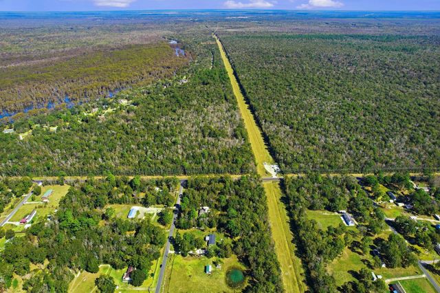 137 County Road 411, Dayton, TX 77535