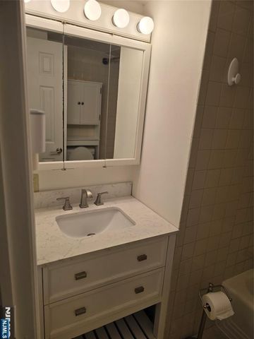 18 Donna Drive 2, Wood Ridge, NJ 07075