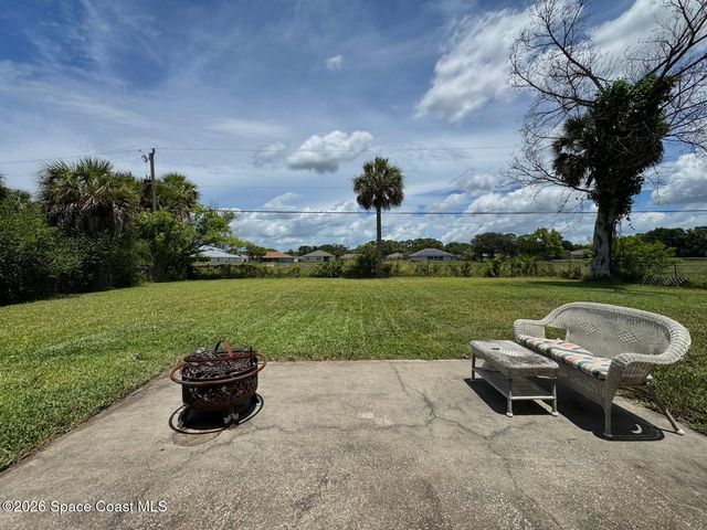 1823 Red Bud Circle NW, Palm Bay, FL 32907