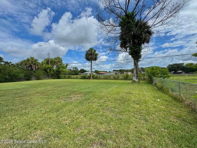 1823 Red Bud Circle NW, Palm Bay, FL 32907