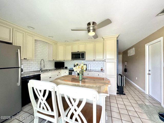 1823 Red Bud Circle NW, Palm Bay, FL 32907