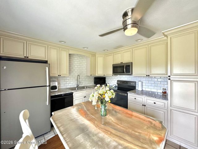 1823 Red Bud Circle NW, Palm Bay, FL 32907