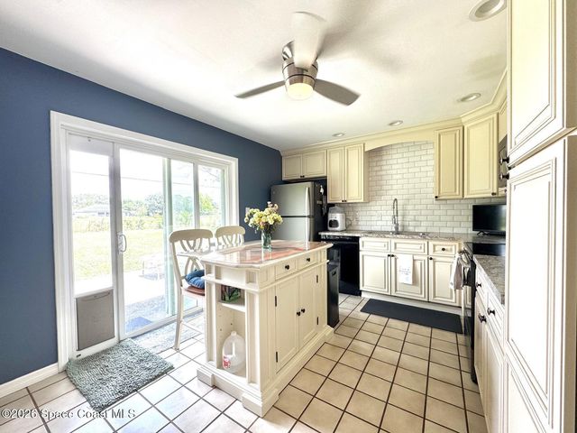 1823 Red Bud Circle NW, Palm Bay, FL 32907