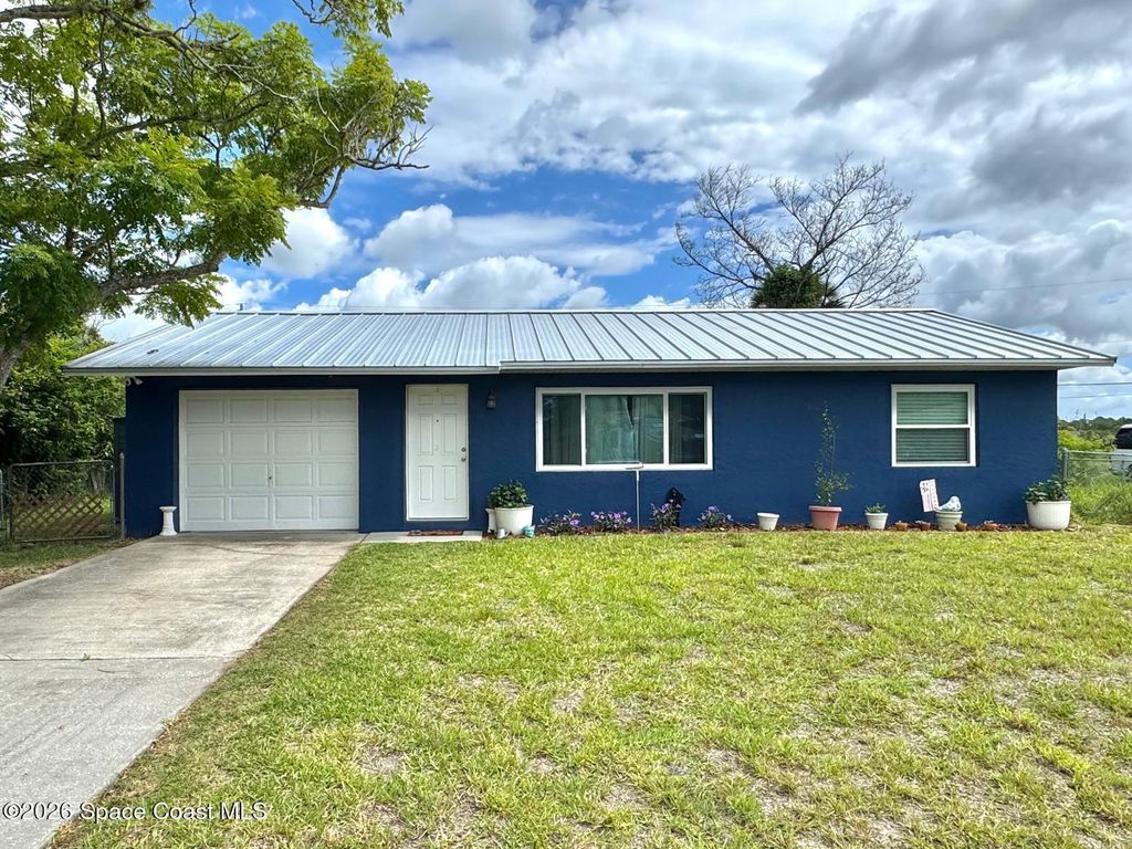 1823 Red Bud Circle NW, Palm Bay, FL 32907
