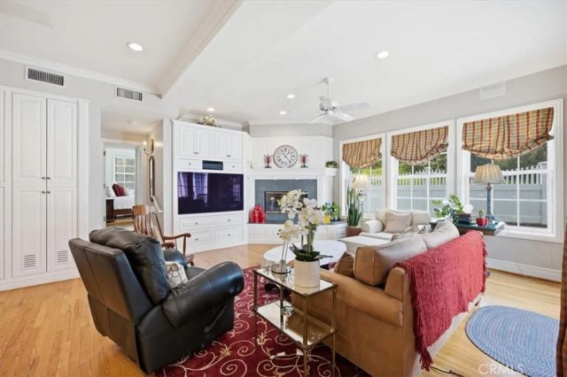 558 31st, Manhattan Beach, CA 90266