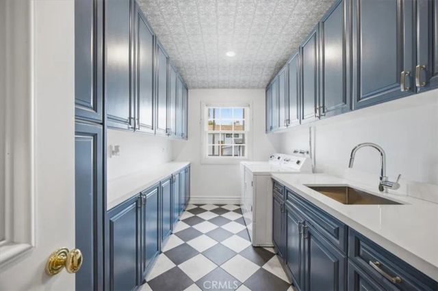 558 31st, Manhattan Beach, CA 90266