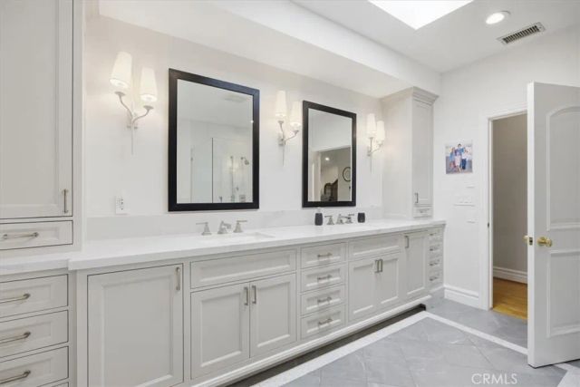 558 31st, Manhattan Beach, CA 90266