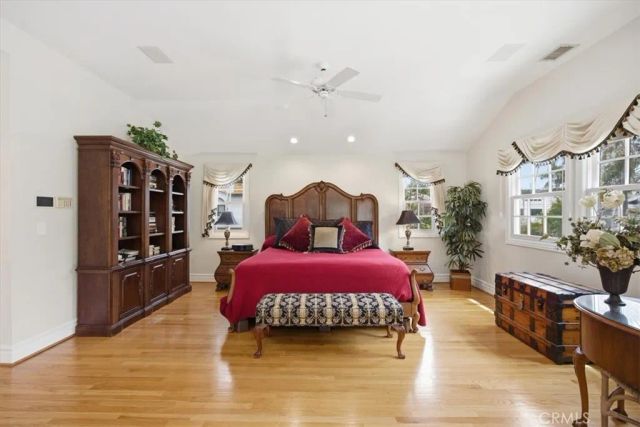 558 31st, Manhattan Beach, CA 90266
