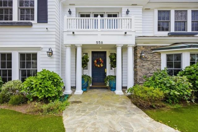 558 31st, Manhattan Beach, CA 90266