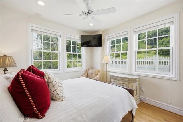 558 31st, Manhattan Beach, CA 90266