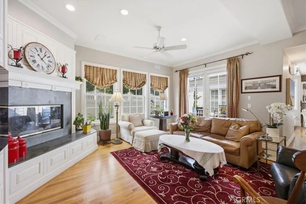 558 31st, Manhattan Beach, CA 90266