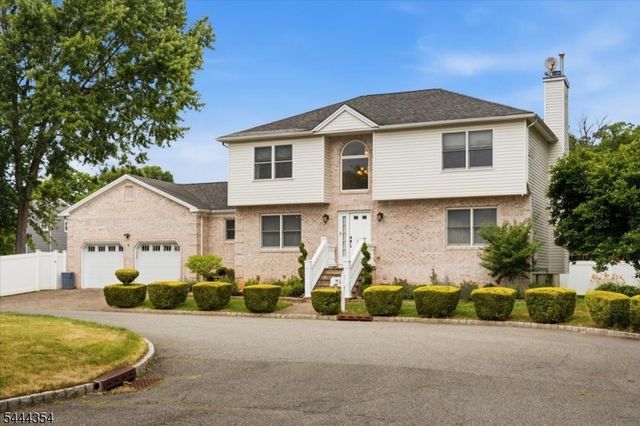 580 Center St, Kenilworth Boro, NJ 07033