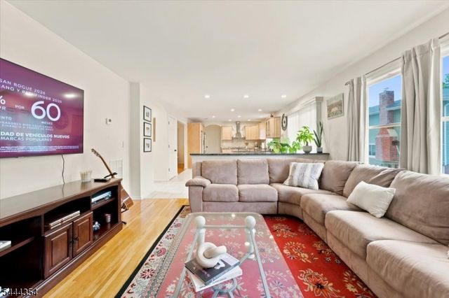 580 Center St, Kenilworth Boro, NJ 07033