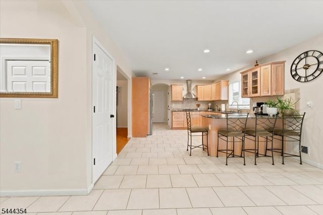 580 Center St, Kenilworth Boro, NJ 07033