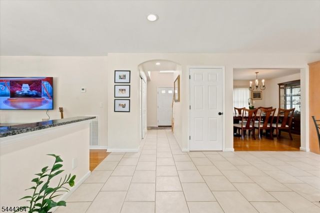 580 Center St, Kenilworth Boro, NJ 07033