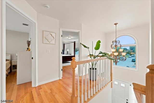 580 Center St, Kenilworth Boro, NJ 07033